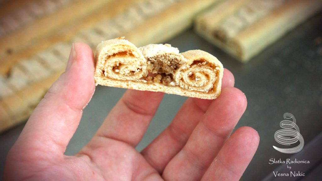 djedov brk, kolač, orasi