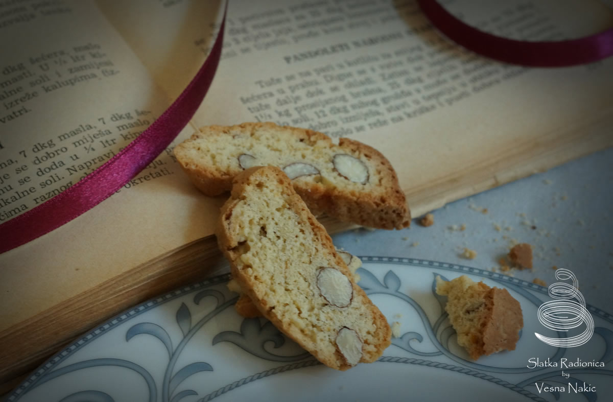 pandoleti, cantuccini, keksi