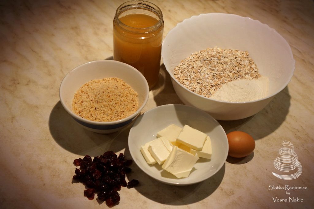 zobene pahuljice, med, bademi, med