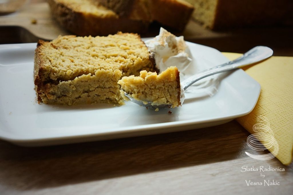 zalogaj kolača od slanutka