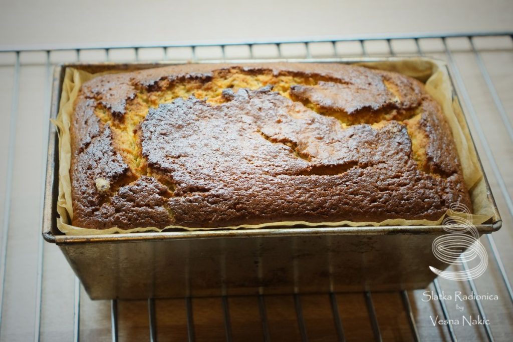 pečeni kolač od slanutka u kalupu