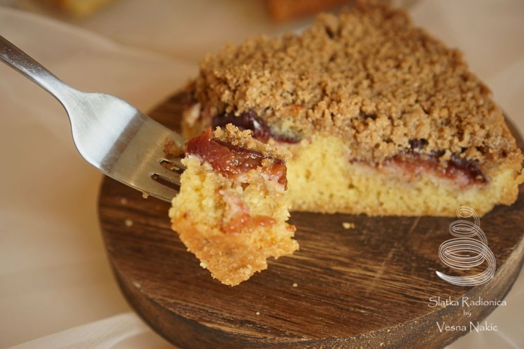 crumble sa šljivama