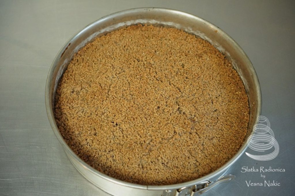 crumble sa šljivama - pečeni