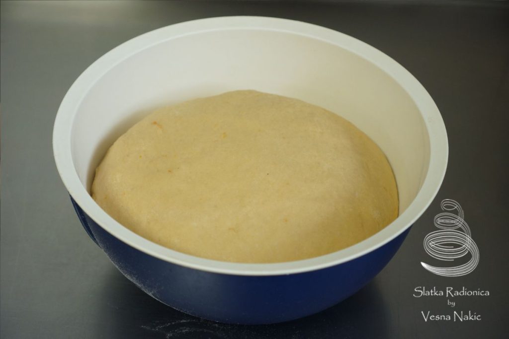 Pinca, pogača ili sirnica - dizanje tijesta 1. faza