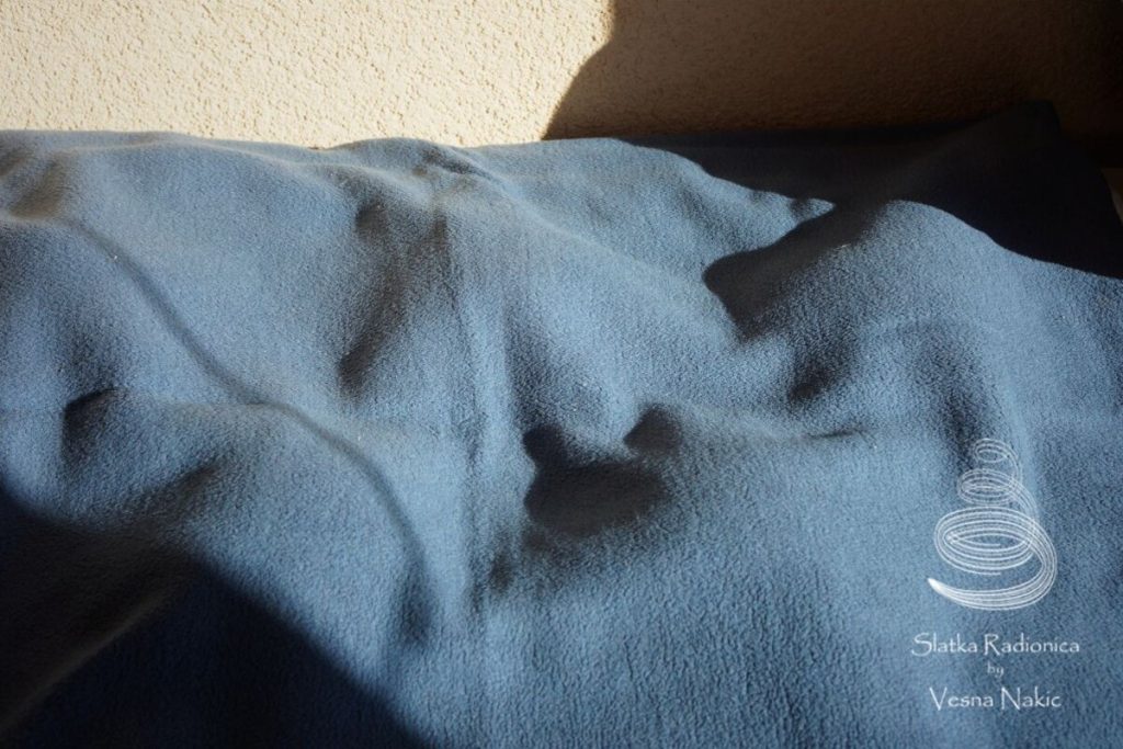 Pince pokrivene dekom, dok se dižu prije pečenja