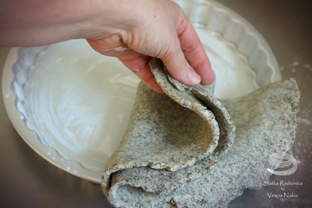 Stavljanje tijesta u kalup