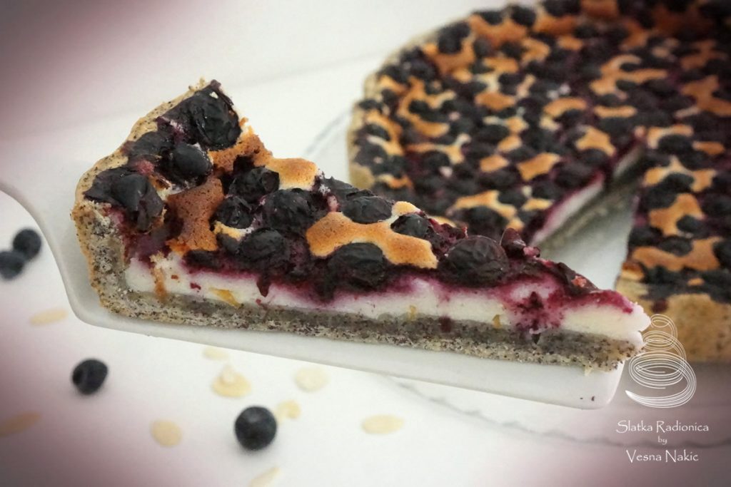 Mak tart s borovnicama presjek