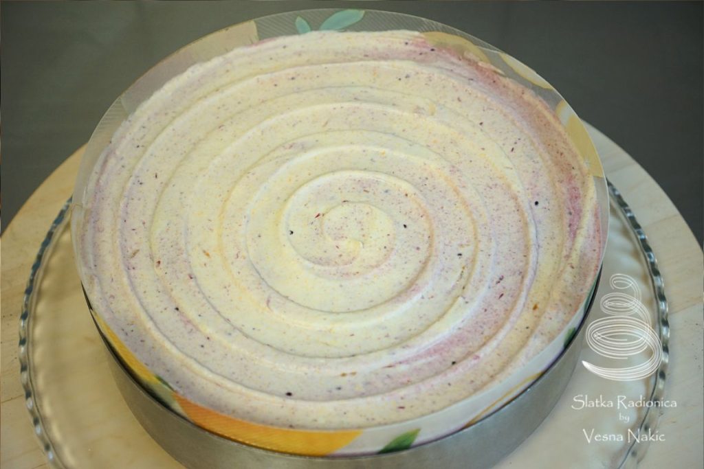 Berry Harmony torta prije dekoracije