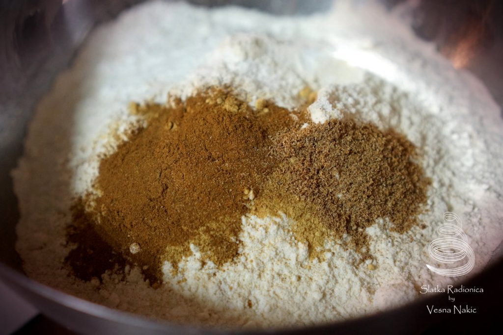 Začini za đumbir kekse s brašnom