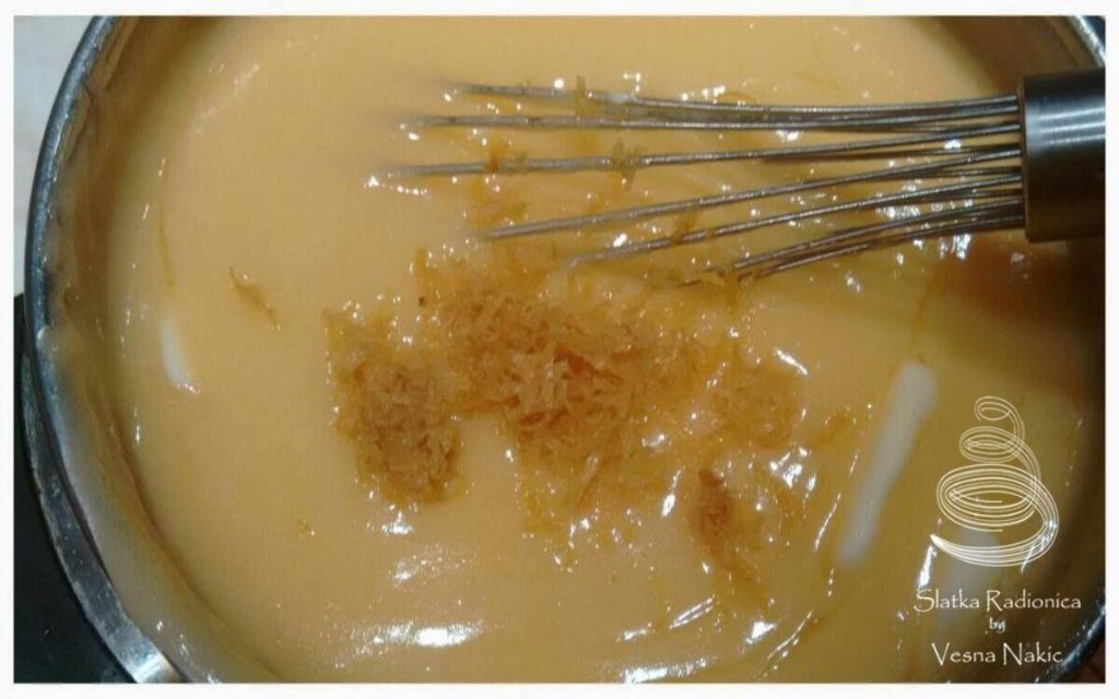 lemon curd - dodavanje korice limuna i maslaca